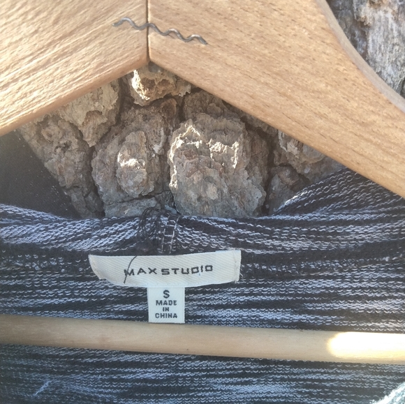 ⬇️ Price Drop! ⬇️Max Studio hooded tunic in size S. - Picture 3 of 3